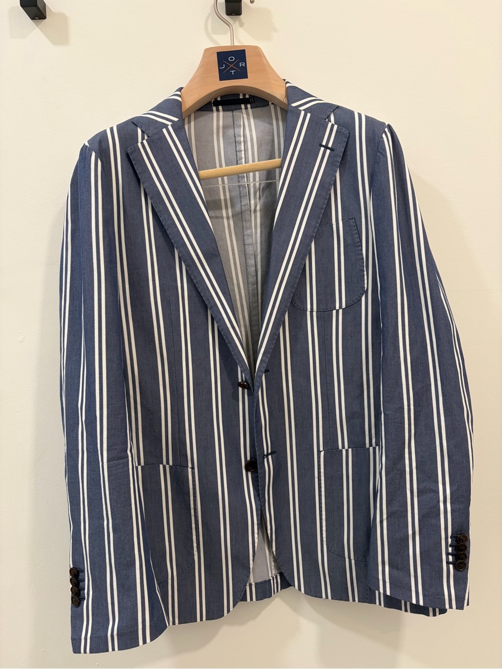 Suit Supply - Blue & White Striped Men’s Blazer - Slim Fit - 40R